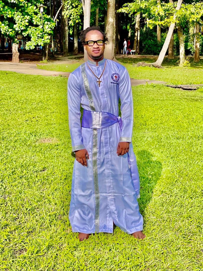 Oyekanmi Ololade David (Holyvibeez_David)