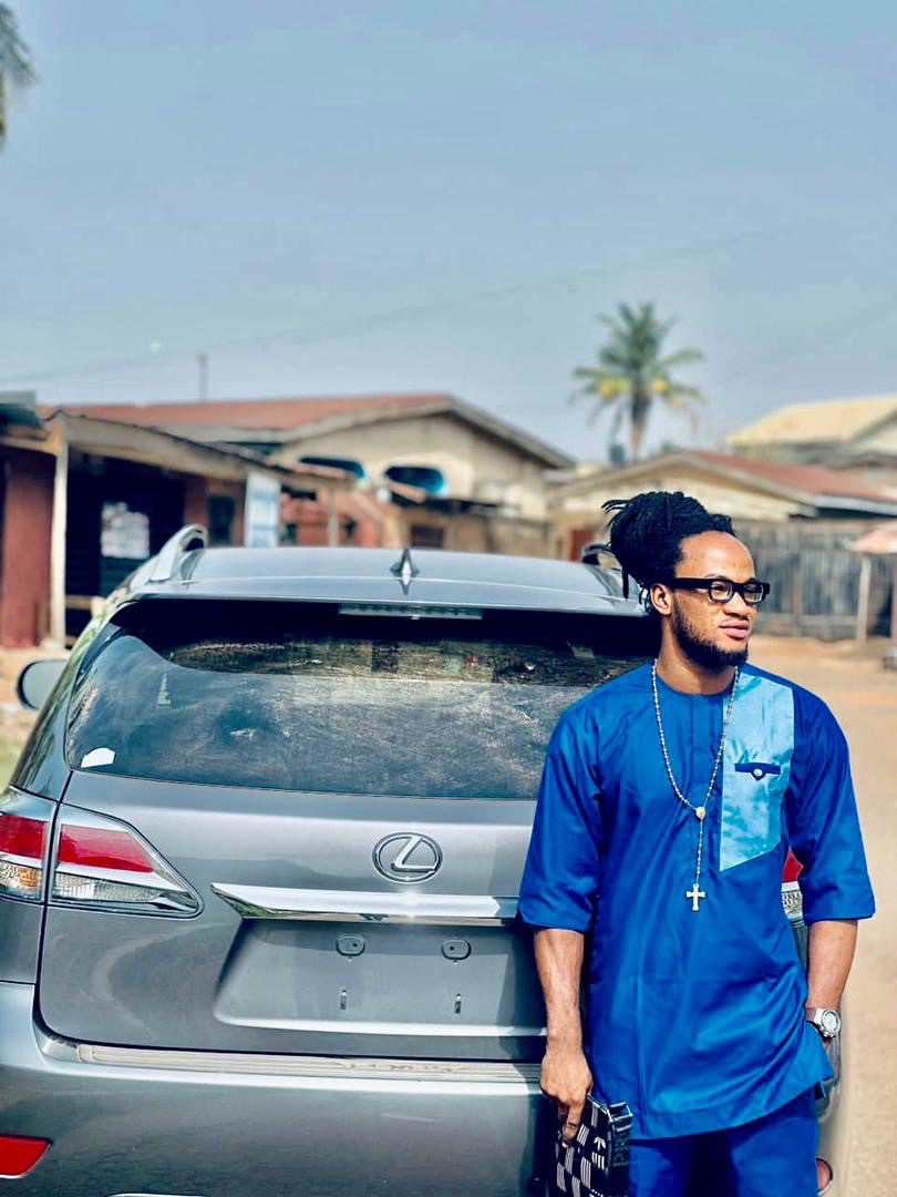 Oyekanmi Ololade David (Holyvibeez_David)